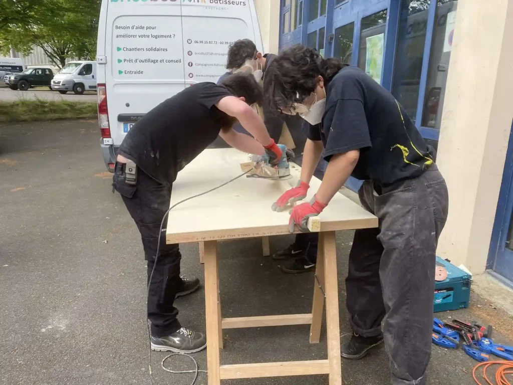 Un exemple d'éducation populaire : le chantier bois de 2024 au BAM.